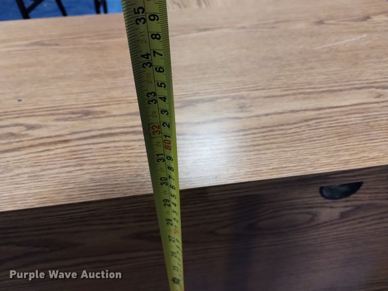 image for item EO9953 (5) desks