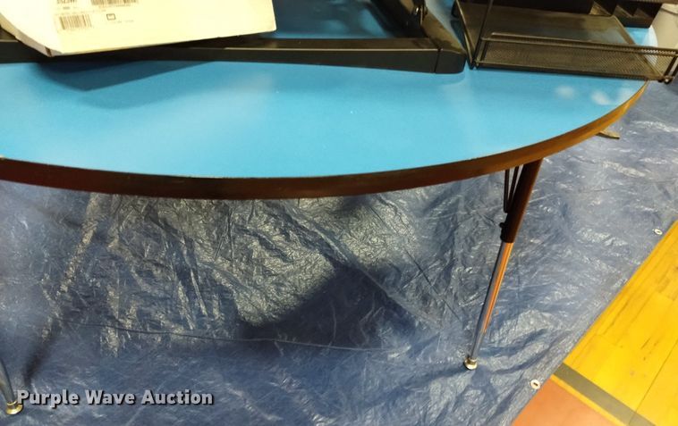 image for item EO9953 (5) desks