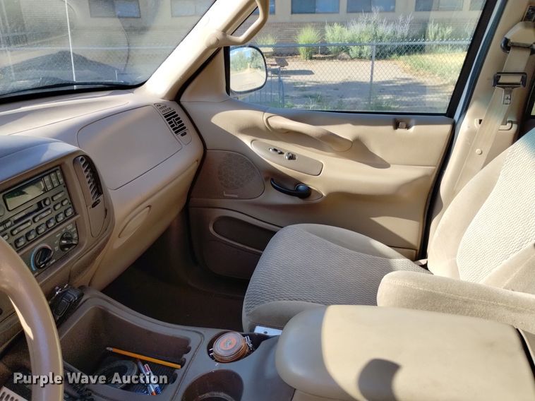 image for item EO9954 1999 Ford Expedition  SUV