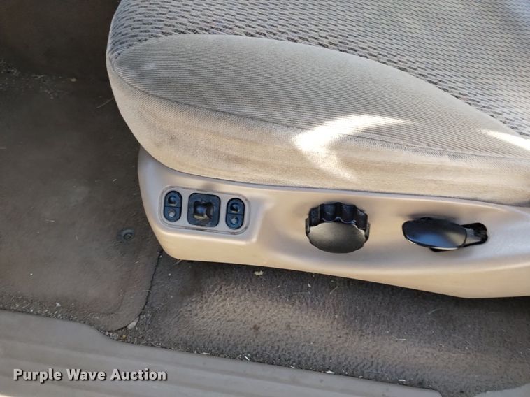 image for item EO9954 1999 Ford Expedition  SUV