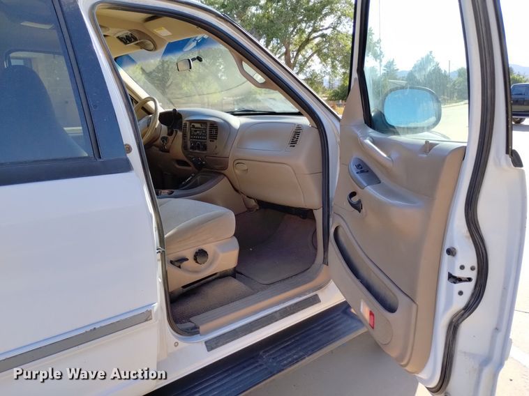image for item EO9954 1999 Ford Expedition  SUV