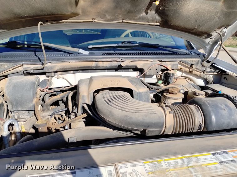 image for item EO9954 1999 Ford Expedition  SUV