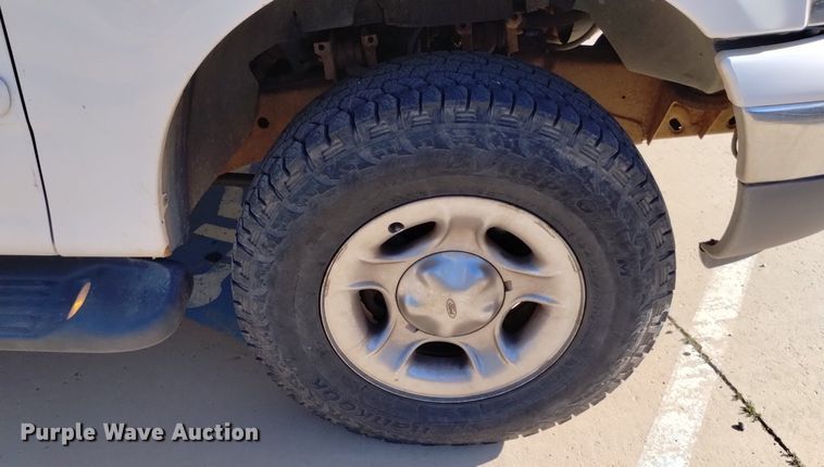 image for item EO9954 1999 Ford Expedition  SUV