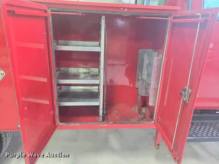 image for item IQ9805 2005 GMC C5500  utility / service truck