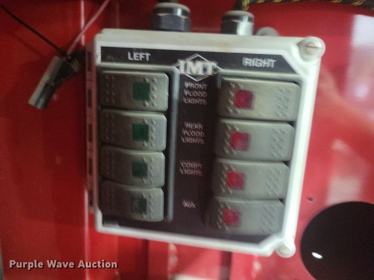 image for item IQ9805 2005 GMC C5500  utility / service truck