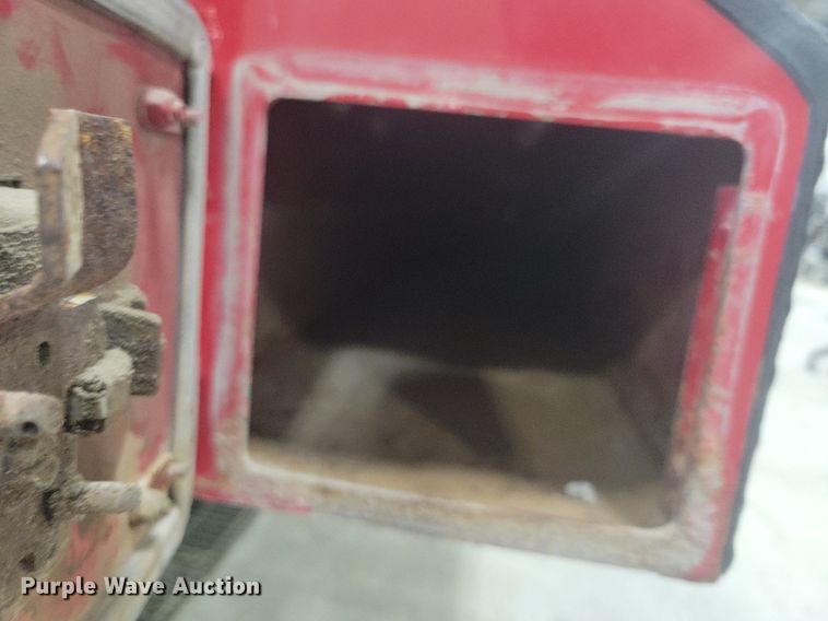 image for item IQ9805 2005 GMC C5500  utility / service truck