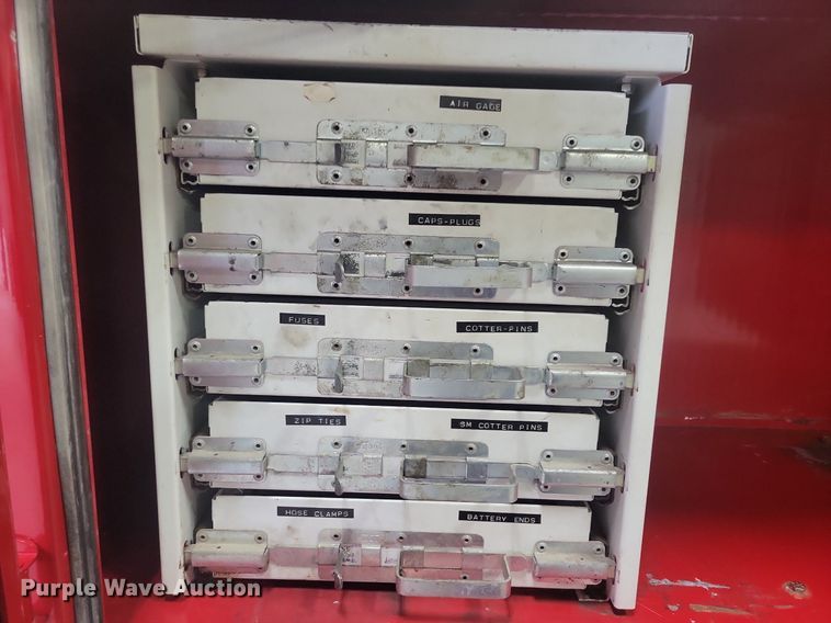 image for item IQ9805 2005 GMC C5500  utility / service truck