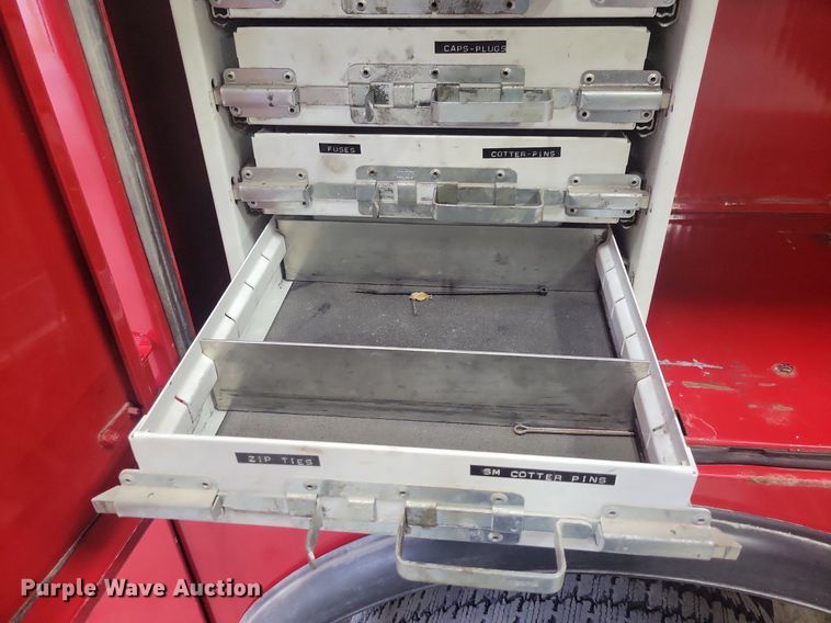 image for item IQ9805 2005 GMC C5500  utility / service truck