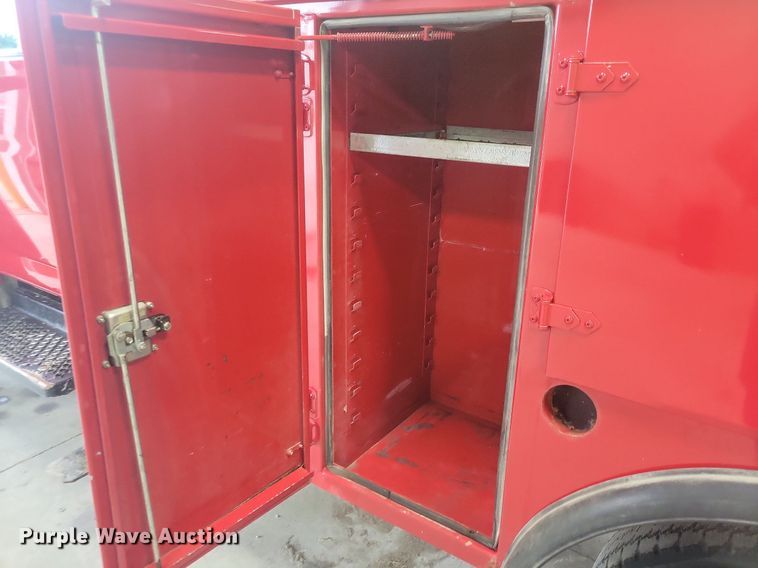 image for item IQ9805 2005 GMC C5500  utility / service truck