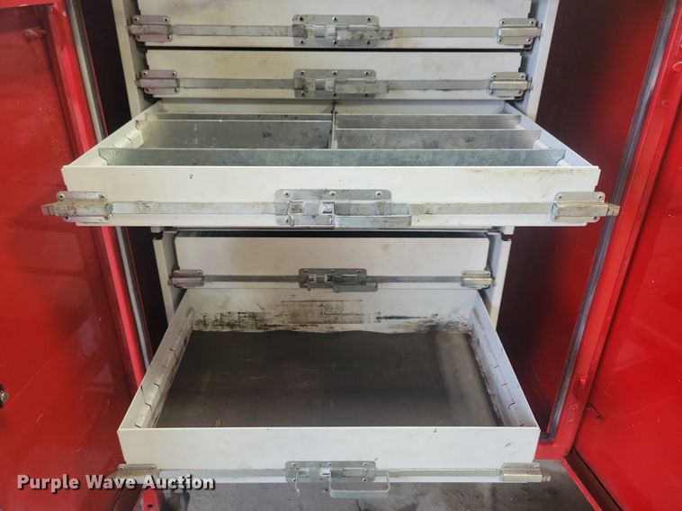 image for item IQ9805 2005 GMC C5500  utility / service truck