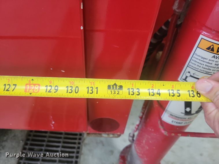 image for item IQ9805 2005 GMC C5500  utility / service truck