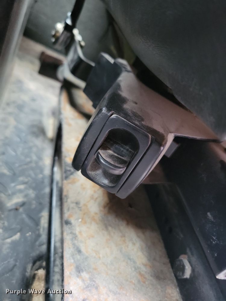 image for item IQ9805 2005 GMC C5500  utility / service truck