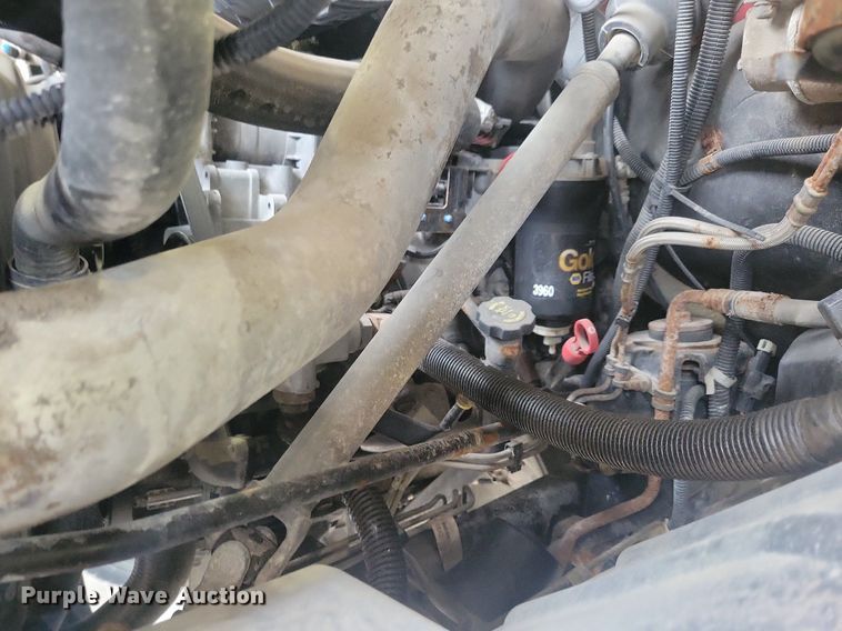 image for item IQ9805 2005 GMC C5500  utility / service truck