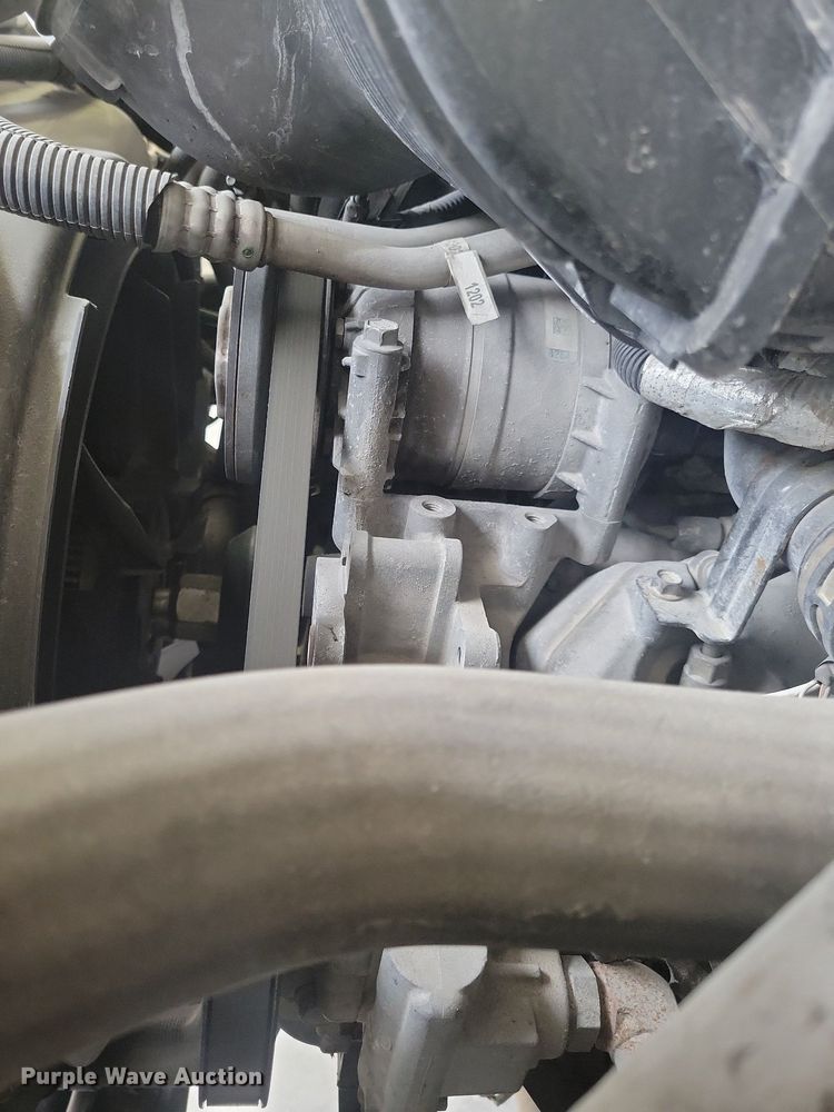 image for item IQ9805 2005 GMC C5500  utility / service truck