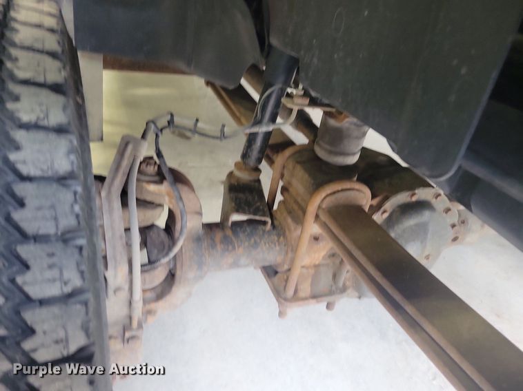 image for item IQ9805 2005 GMC C5500  utility / service truck