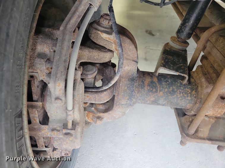 image for item IQ9805 2005 GMC C5500  utility / service truck