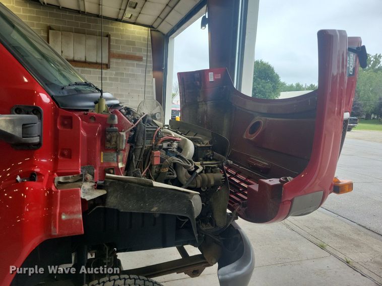 image for item IQ9805 2005 GMC C5500  utility / service truck