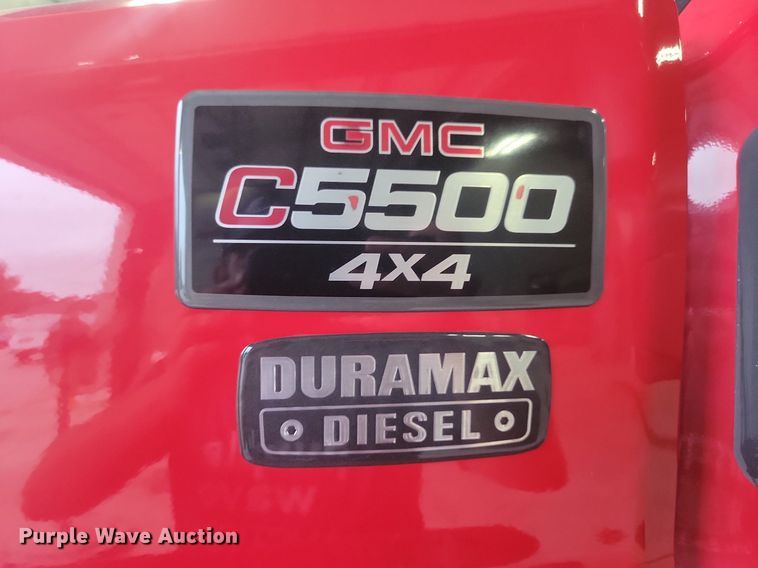 image for item IQ9805 2005 GMC C5500  utility / service truck