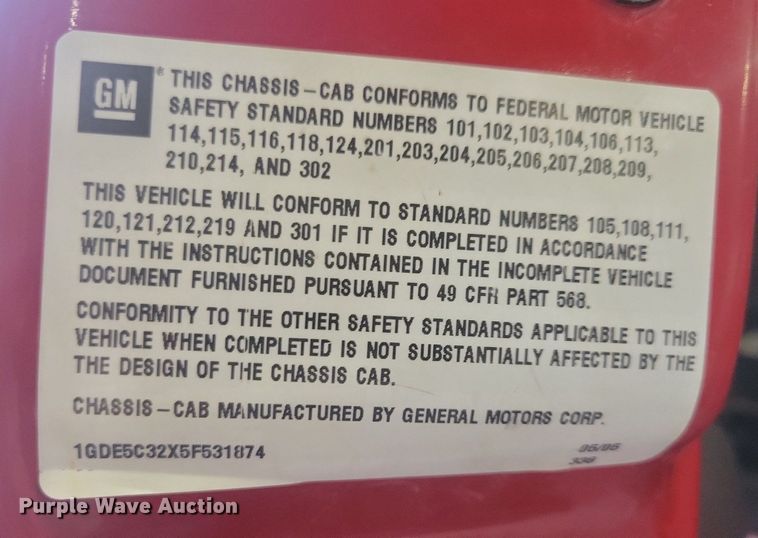 image for item IQ9805 2005 GMC C5500  utility / service truck