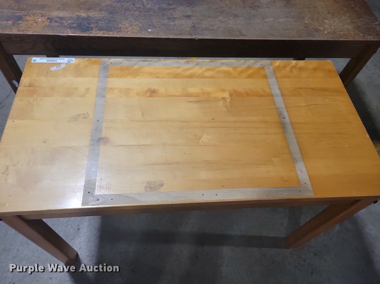 image for item IQ9806 (2) tables