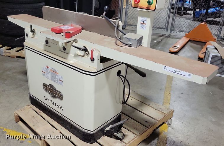 image for item IQ9810 2016 Shop Fox W1741SW  jointer