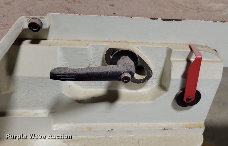 image for item IQ9810 2016 Shop Fox W1741SW  jointer