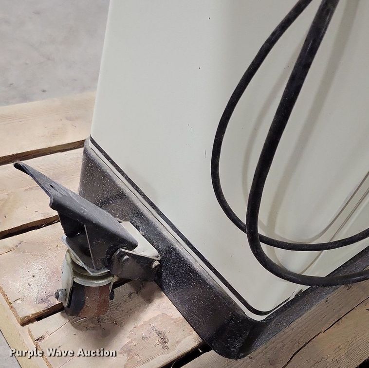 image for item IQ9810 2016 Shop Fox W1741SW  jointer