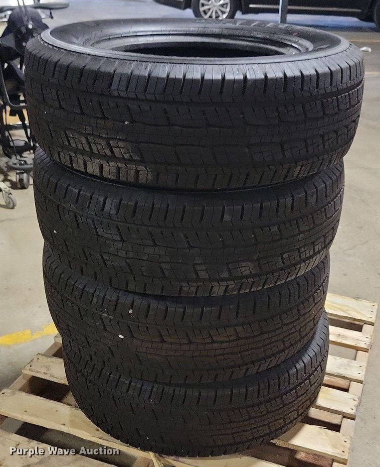 image for item IQ9811 (4) Graber HTS LT275/65R18 tires