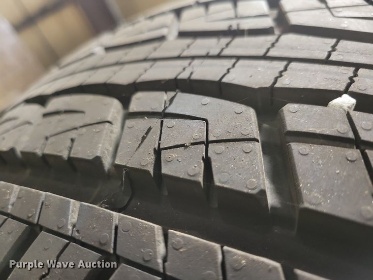 image for item IQ9811 (4) Graber HTS LT275/65R18 tires