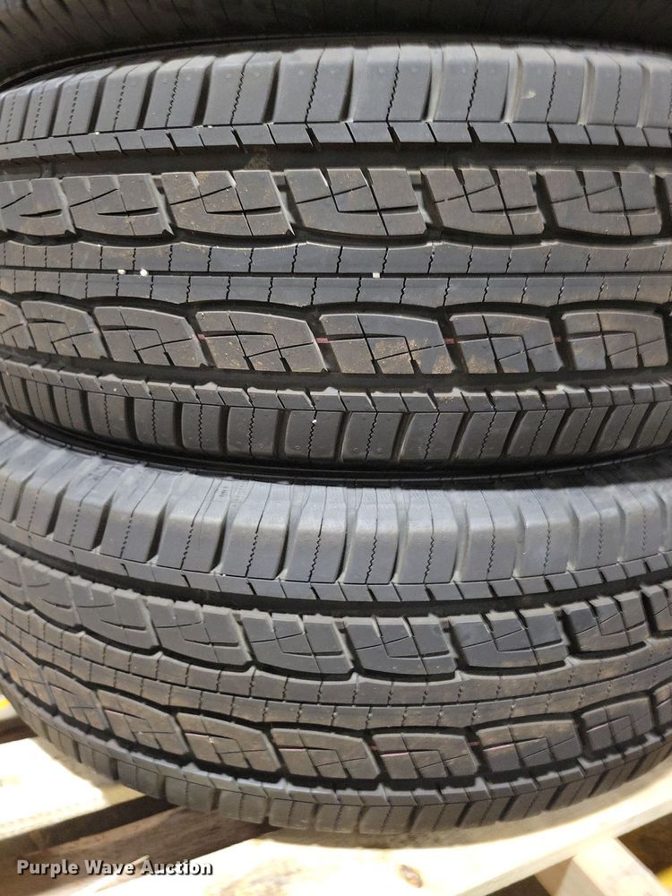 image for item IQ9811 (4) Graber HTS LT275/65R18 tires