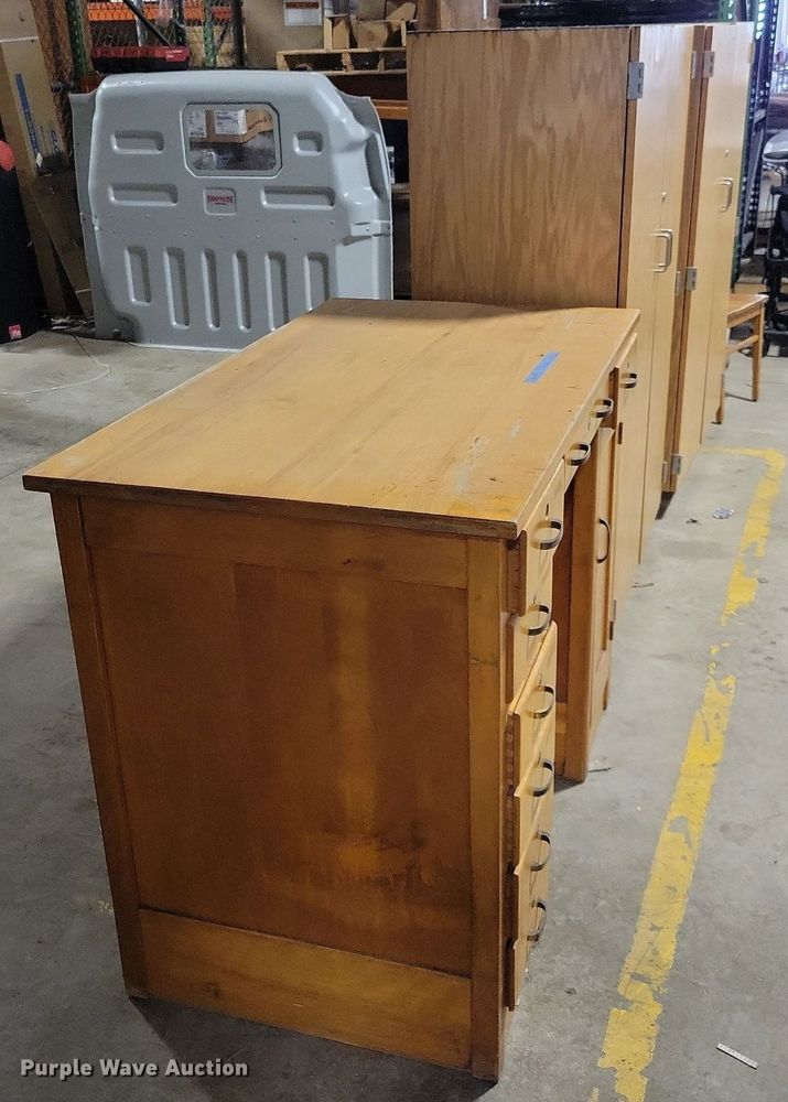 image for item IQ9814 Furniture