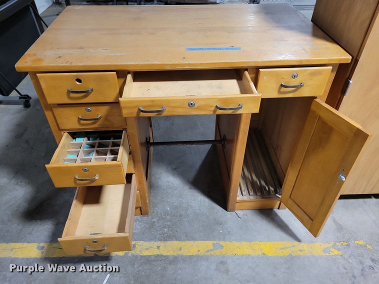 image for item IQ9814 Furniture