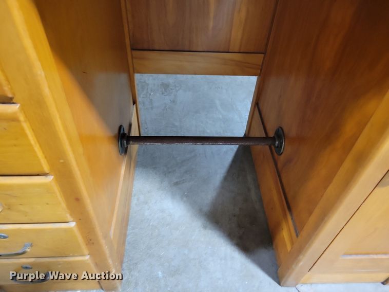 image for item IQ9814 Furniture