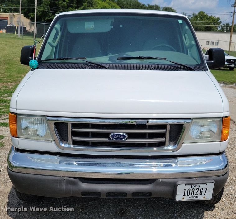 image for item IQ9815 2006 Ford E250  van