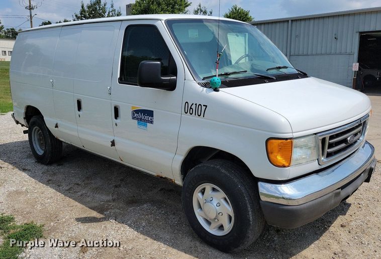 image for item IQ9815 2006 Ford E250  van