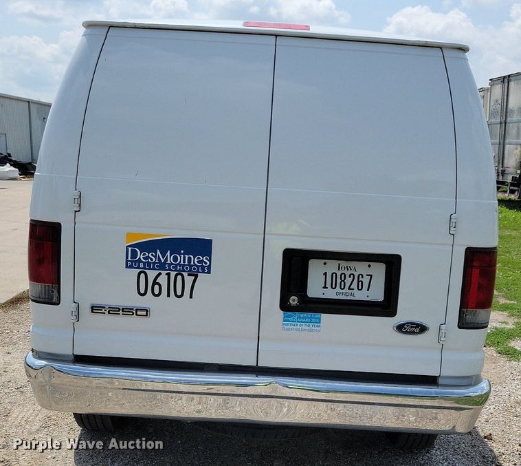 image for item IQ9815 2006 Ford E250  van