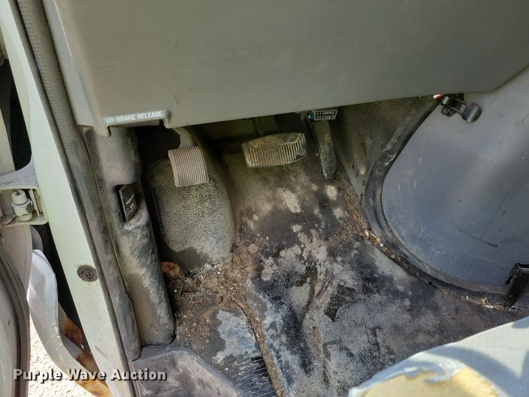 image for item IQ9815 2006 Ford E250  van