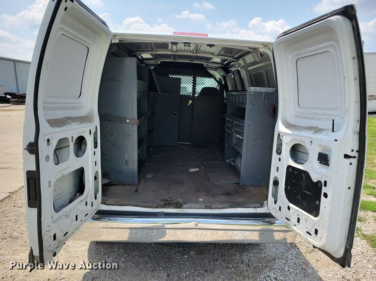 image for item IQ9815 2006 Ford E250  van