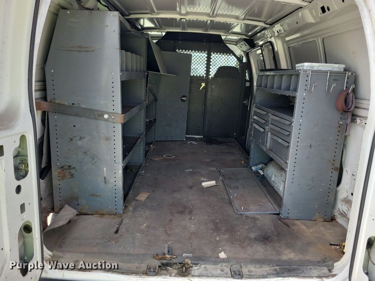 image for item IQ9815 2006 Ford E250  van