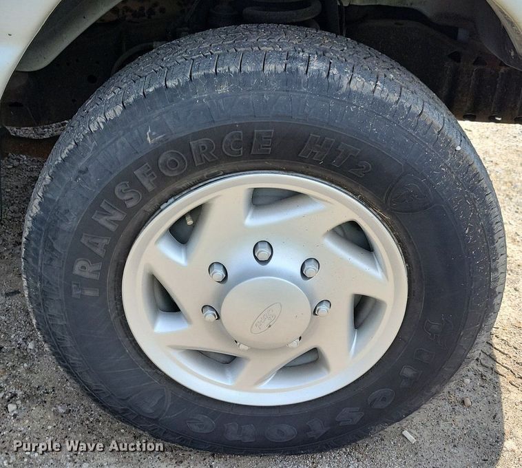 image for item IQ9815 2006 Ford E250  van