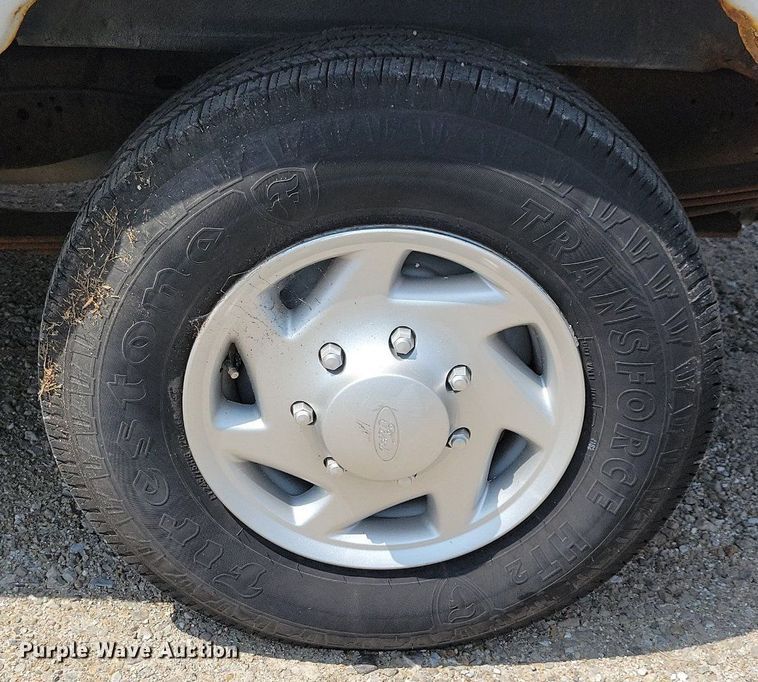 image for item IQ9815 2006 Ford E250  van