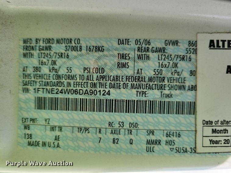 image for item IQ9815 2006 Ford E250  van