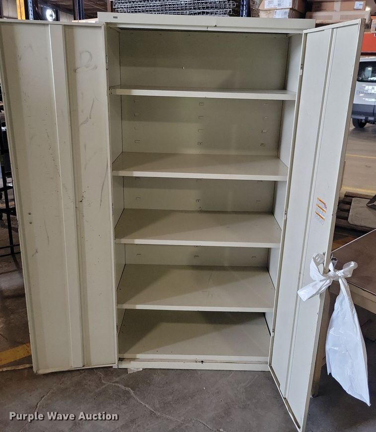 image for item IQ9817 Furniture