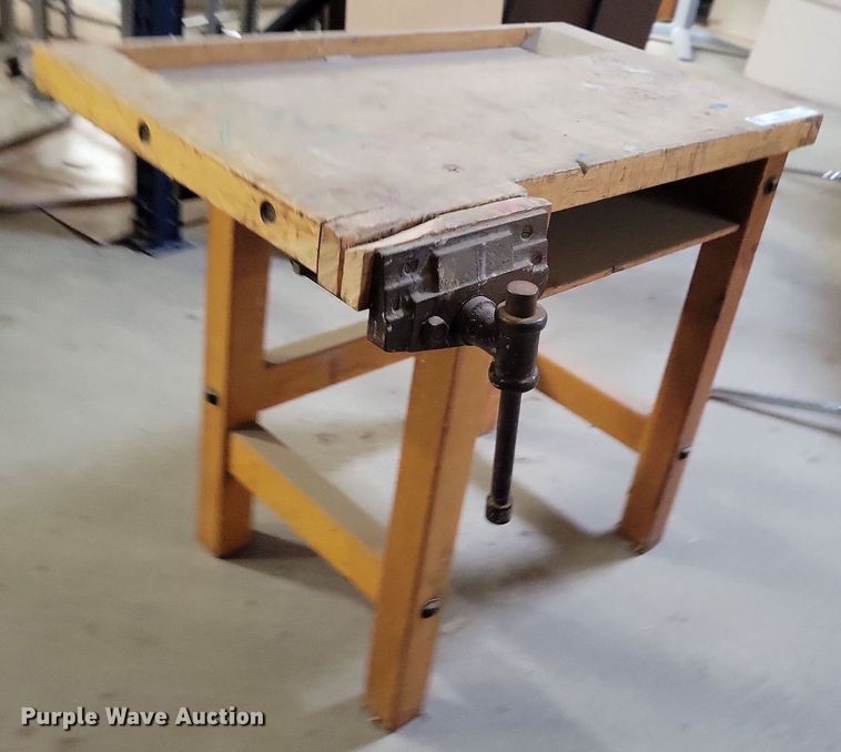 image for item IQ9819 Work bench