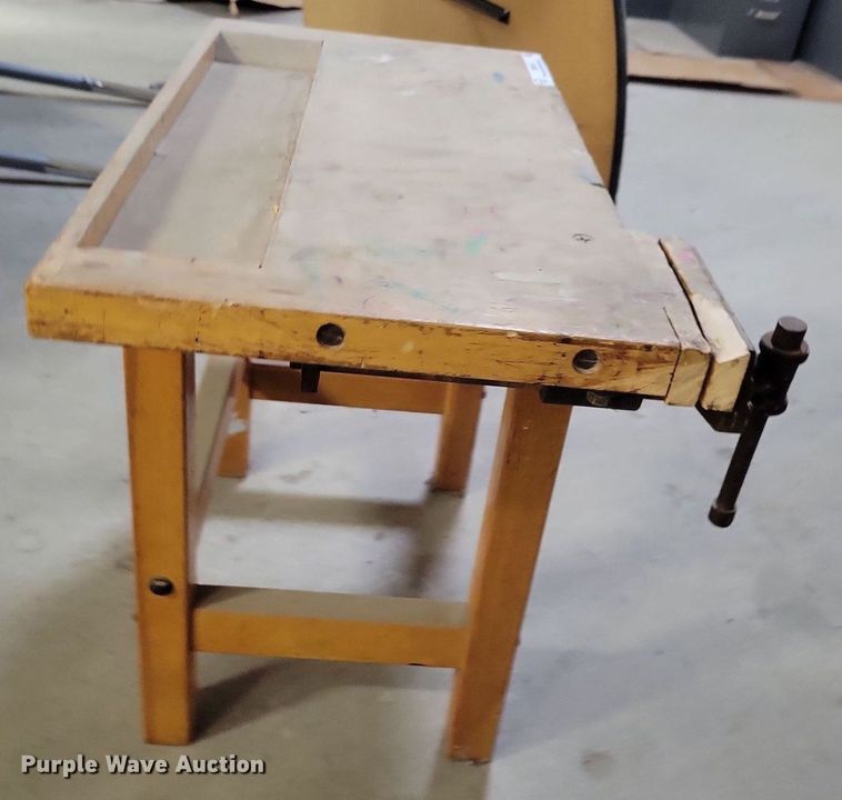 image for item IQ9819 Work bench