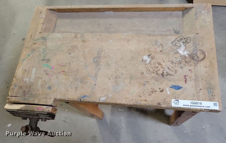 image for item IQ9819 Work bench