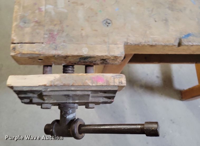 image for item IQ9819 Work bench