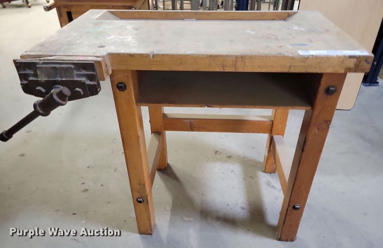 image for item IQ9819 Work bench