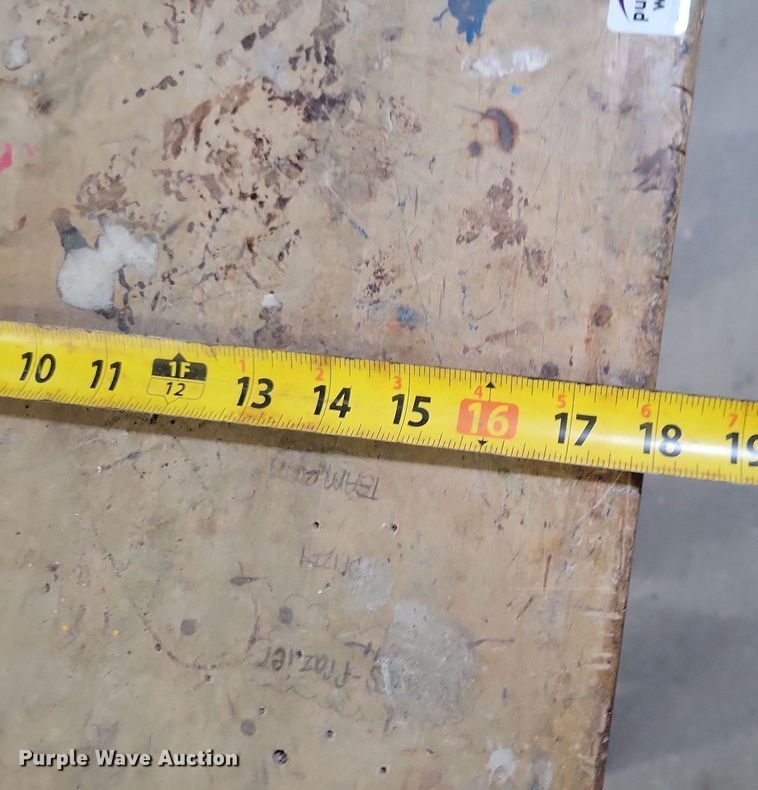 image for item IQ9819 Work bench