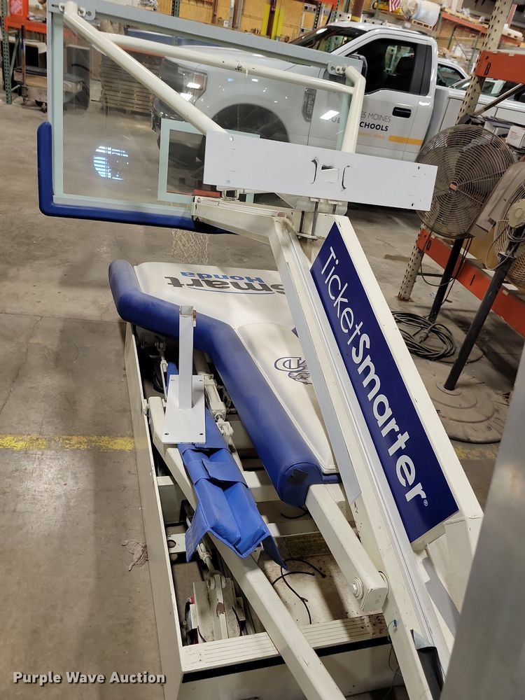 image for item IQ9820 Bison  basketball goal